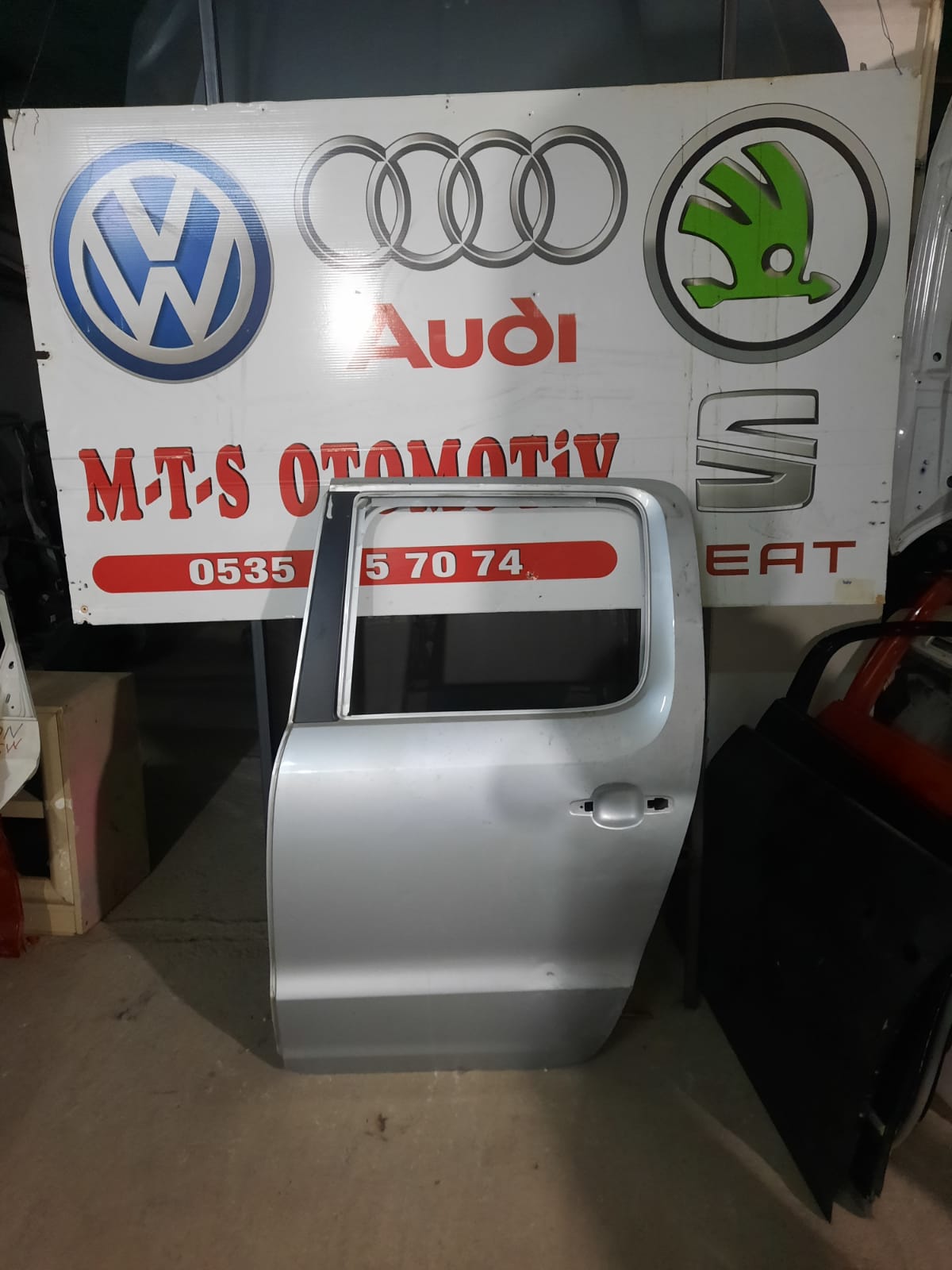 Volkswagen amarok sol arka kapı 2009-2020